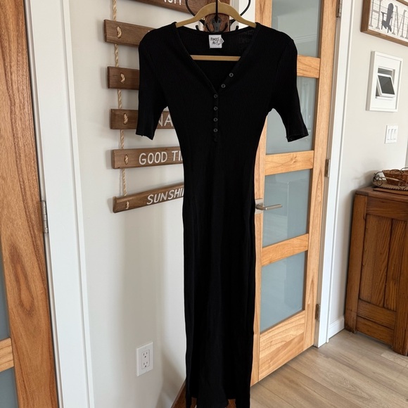 Princess Polly 100% Cotton Black Ribbed Body-con Button V-neck‎ Maxi Dress 6 EUC - Picture 4 of 10